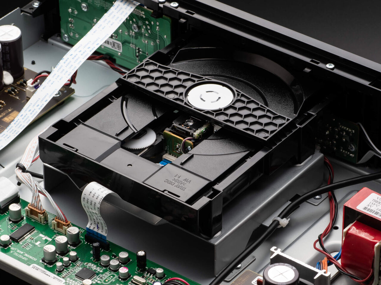 DCD900NE DENON CD PLAYER WITH HIGH-RES PLAYBACK